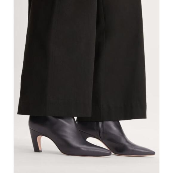 Everlane Shoes - Everlane The Short Banana Boot in Black Leather Size 6 New Without Box!